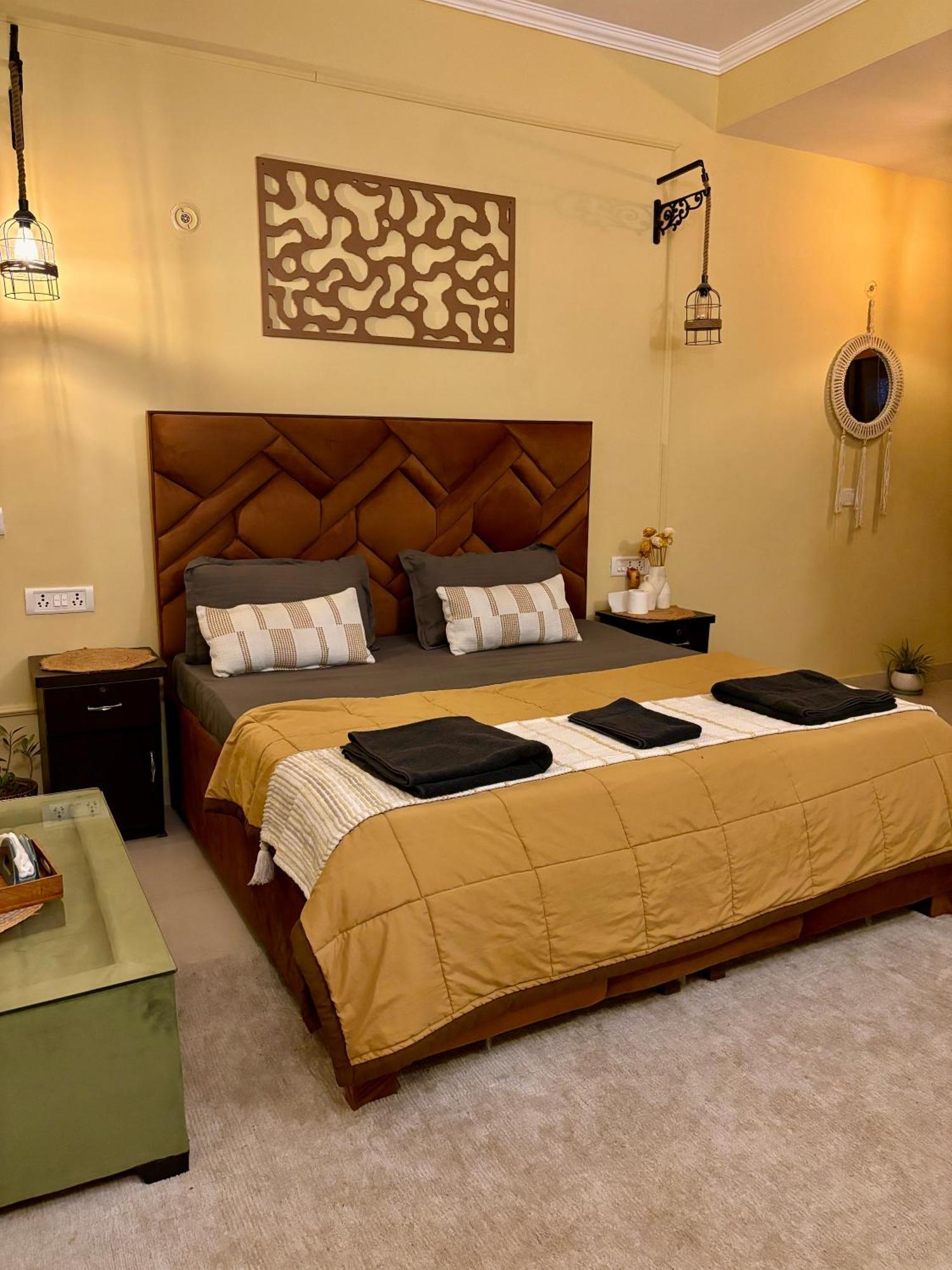 Atharva'S Homestay By Goaround Homes - Nehru Enclave Metro, South Delhi New Delhi Exterior foto