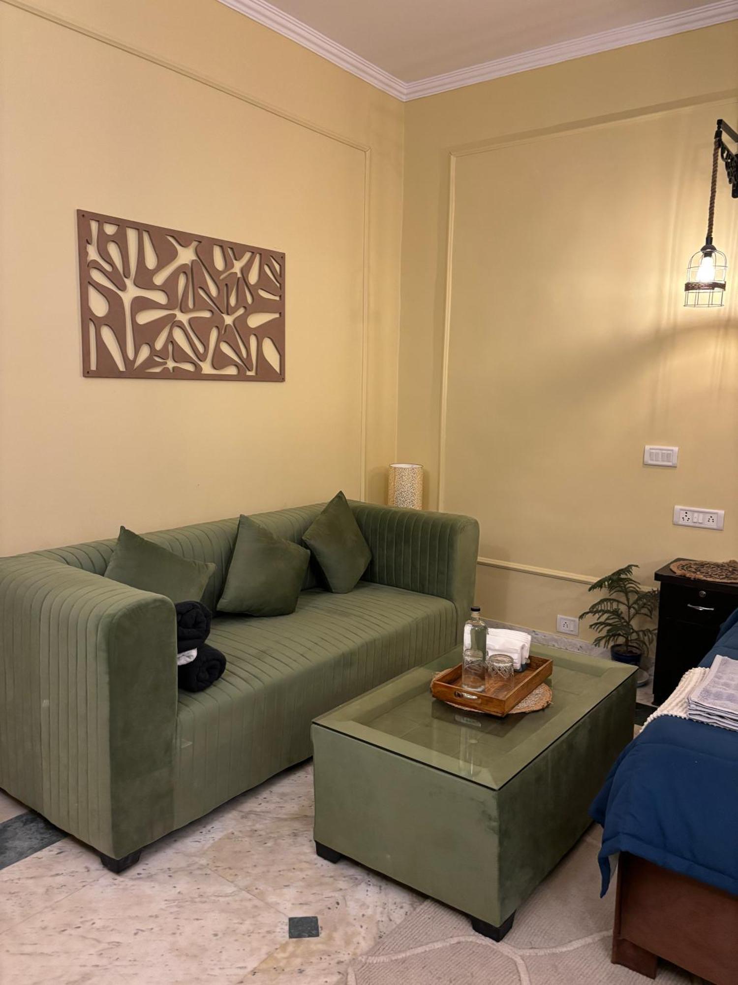 Atharva'S Homestay By Goaround Homes - Nehru Enclave Metro, South Delhi New Delhi Exterior foto