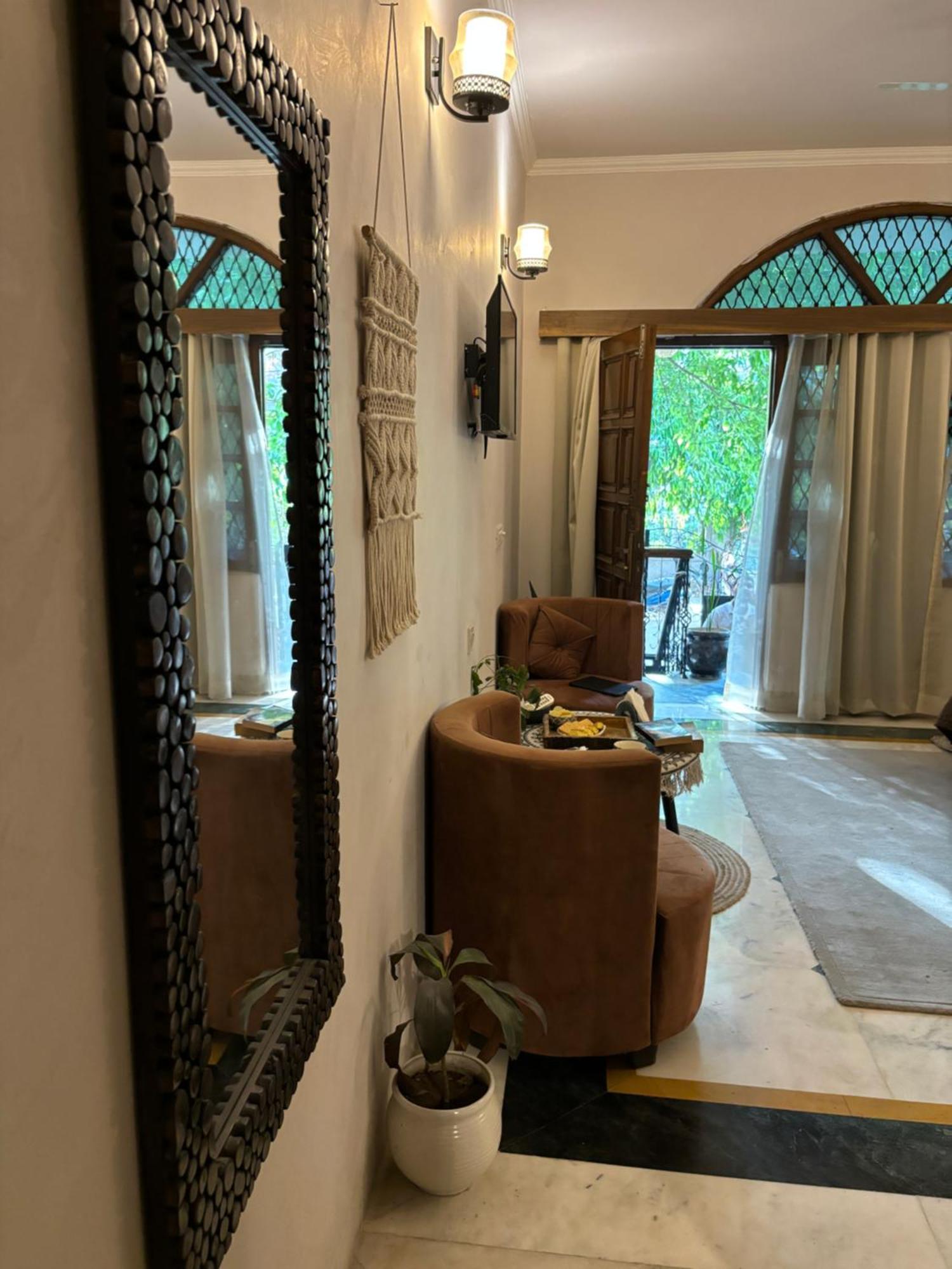 Atharva'S Homestay By Goaround Homes - Nehru Enclave Metro, South Delhi New Delhi Exterior foto