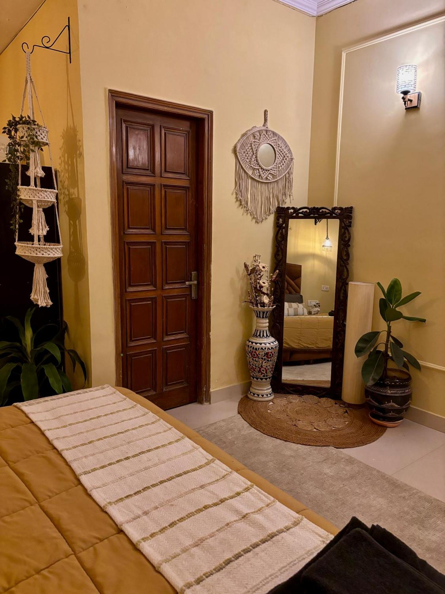 Atharva'S Homestay By Goaround Homes - Nehru Enclave Metro, South Delhi New Delhi Exterior foto