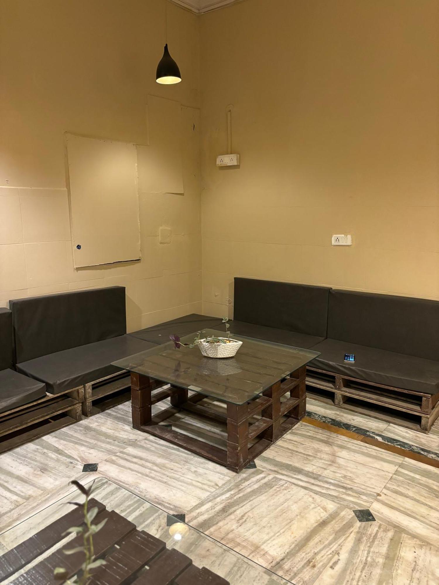 Atharva'S Homestay By Goaround Homes - Nehru Enclave Metro, South Delhi New Delhi Exterior foto