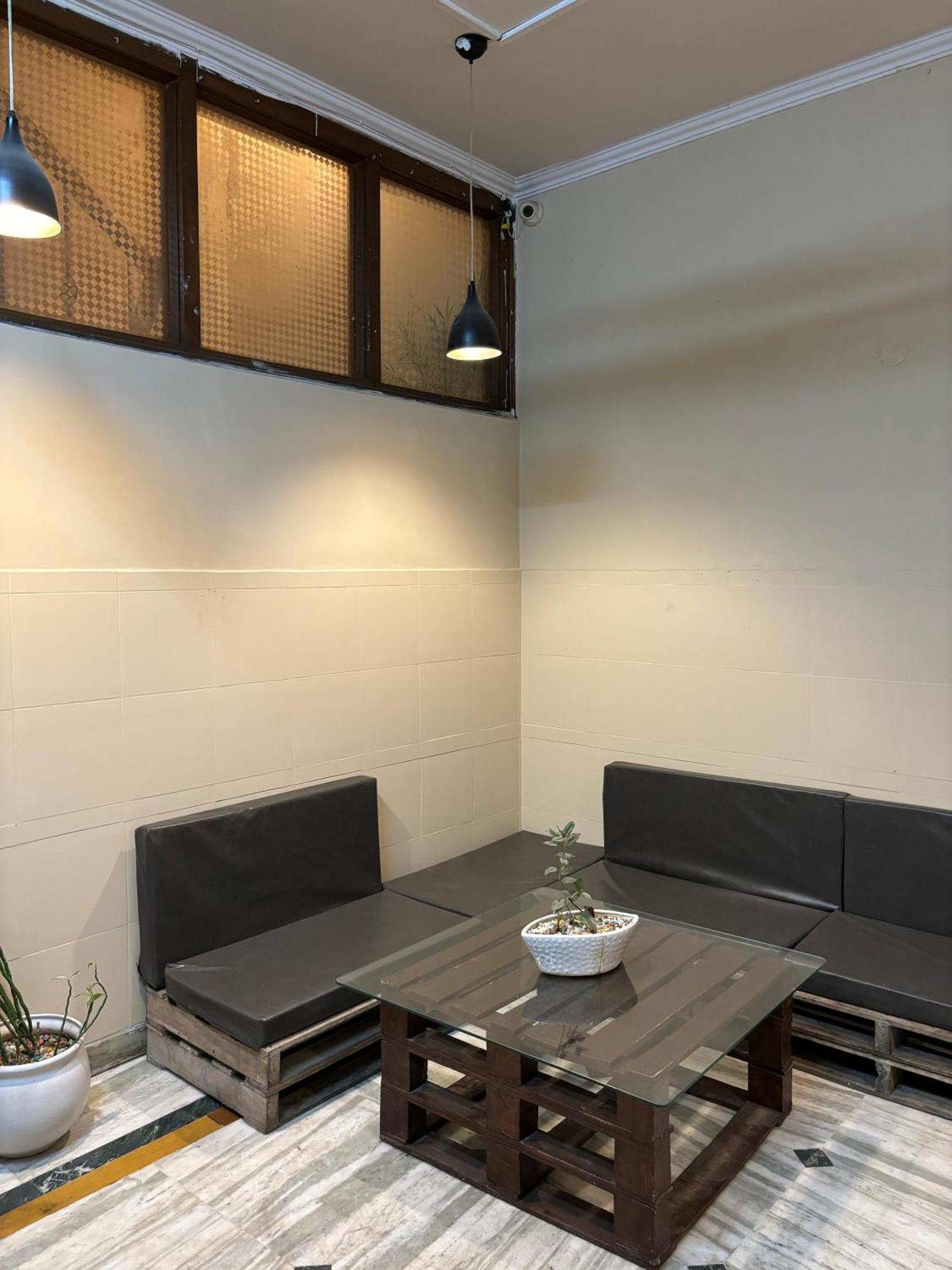 Atharva'S Homestay By Goaround Homes - Nehru Enclave Metro, South Delhi New Delhi Exterior foto