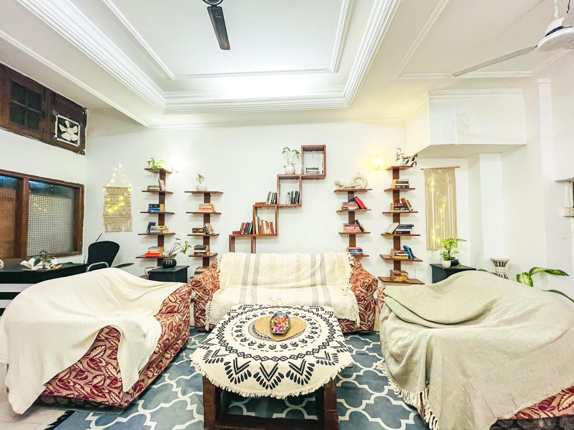 Atharva'S Homestay By Goaround Homes - Nehru Enclave Metro, South Delhi New Delhi Exterior foto