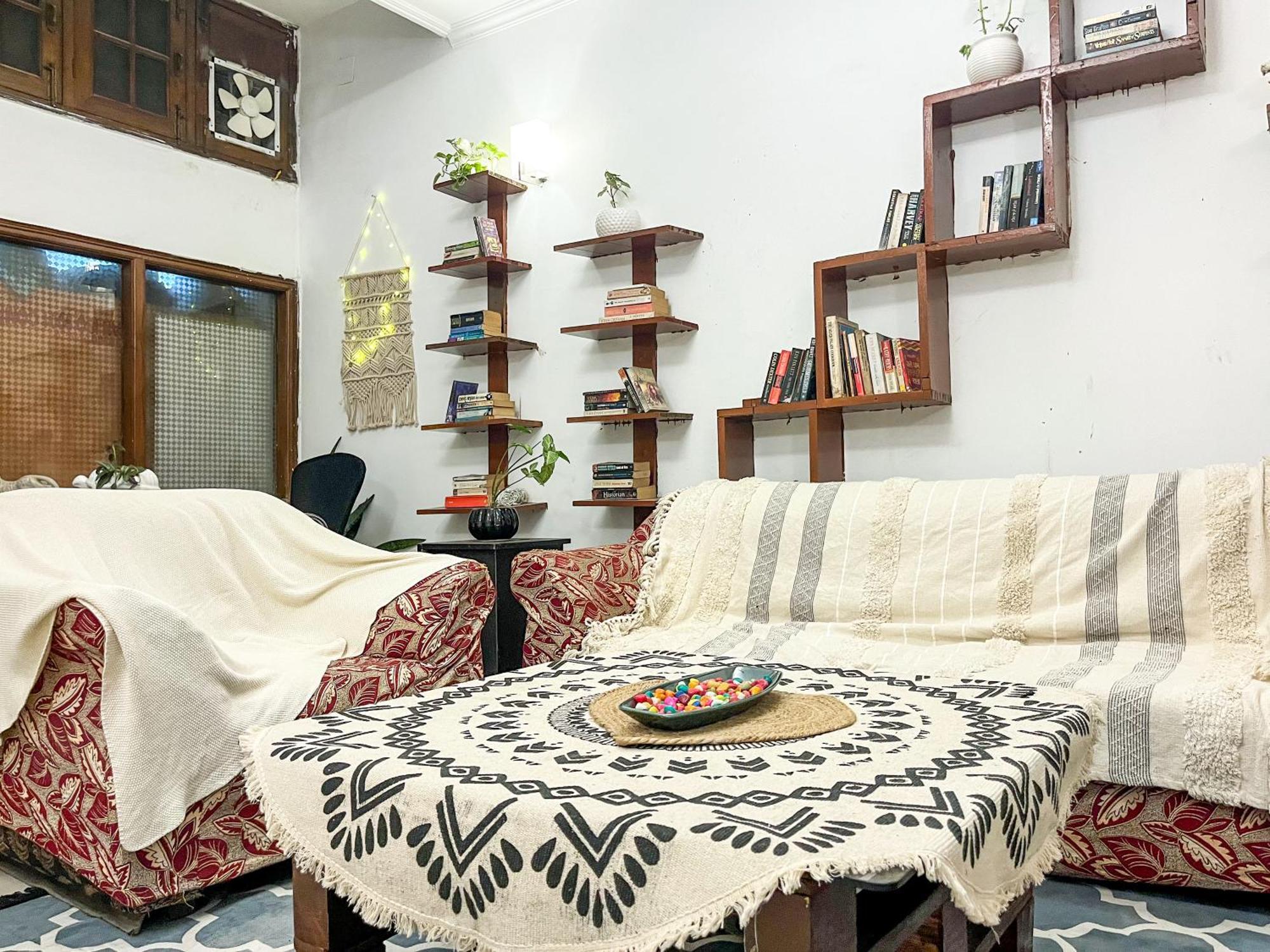 Atharva'S Homestay By Goaround Homes - Nehru Enclave Metro, South Delhi New Delhi Exterior foto